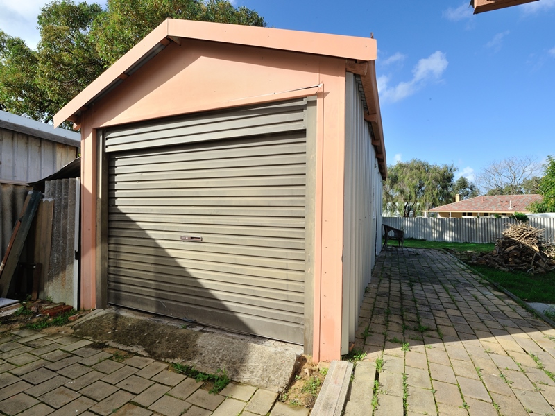 15 Westcott Road, MEDINA, WA 6167 AUS