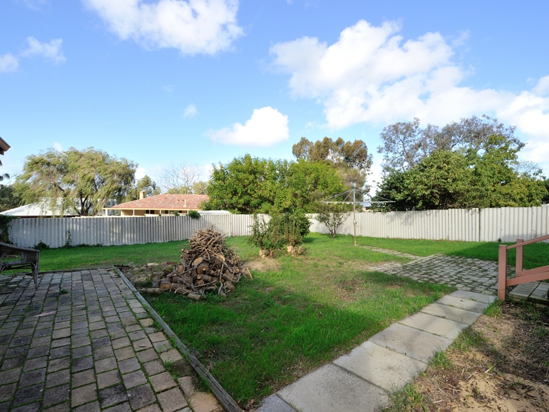 15 Westcott Road, MEDINA, WA 6167 AUS