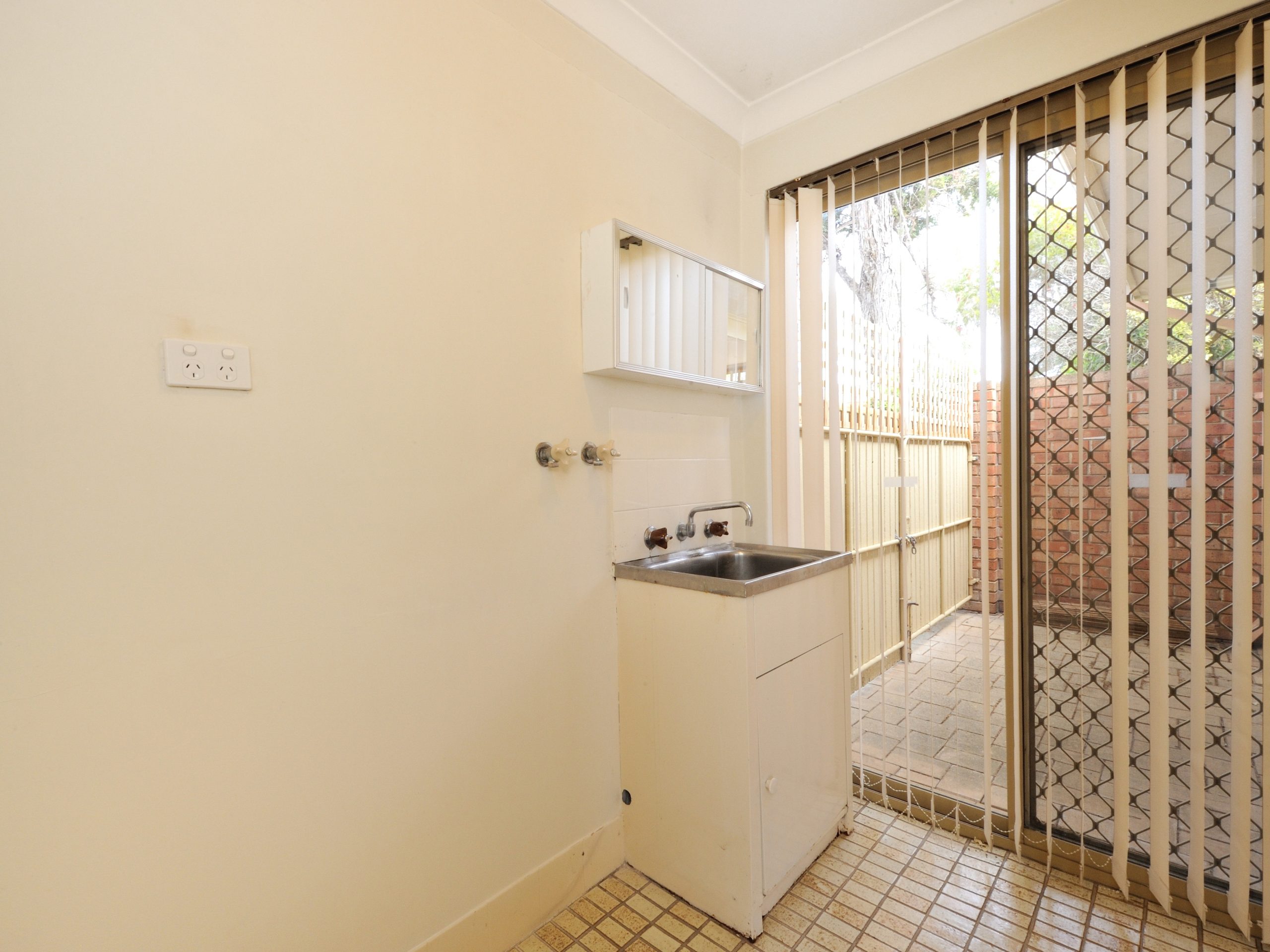 11/5B Sepia Court, ROCKINGHAM, WA 6168 AUS