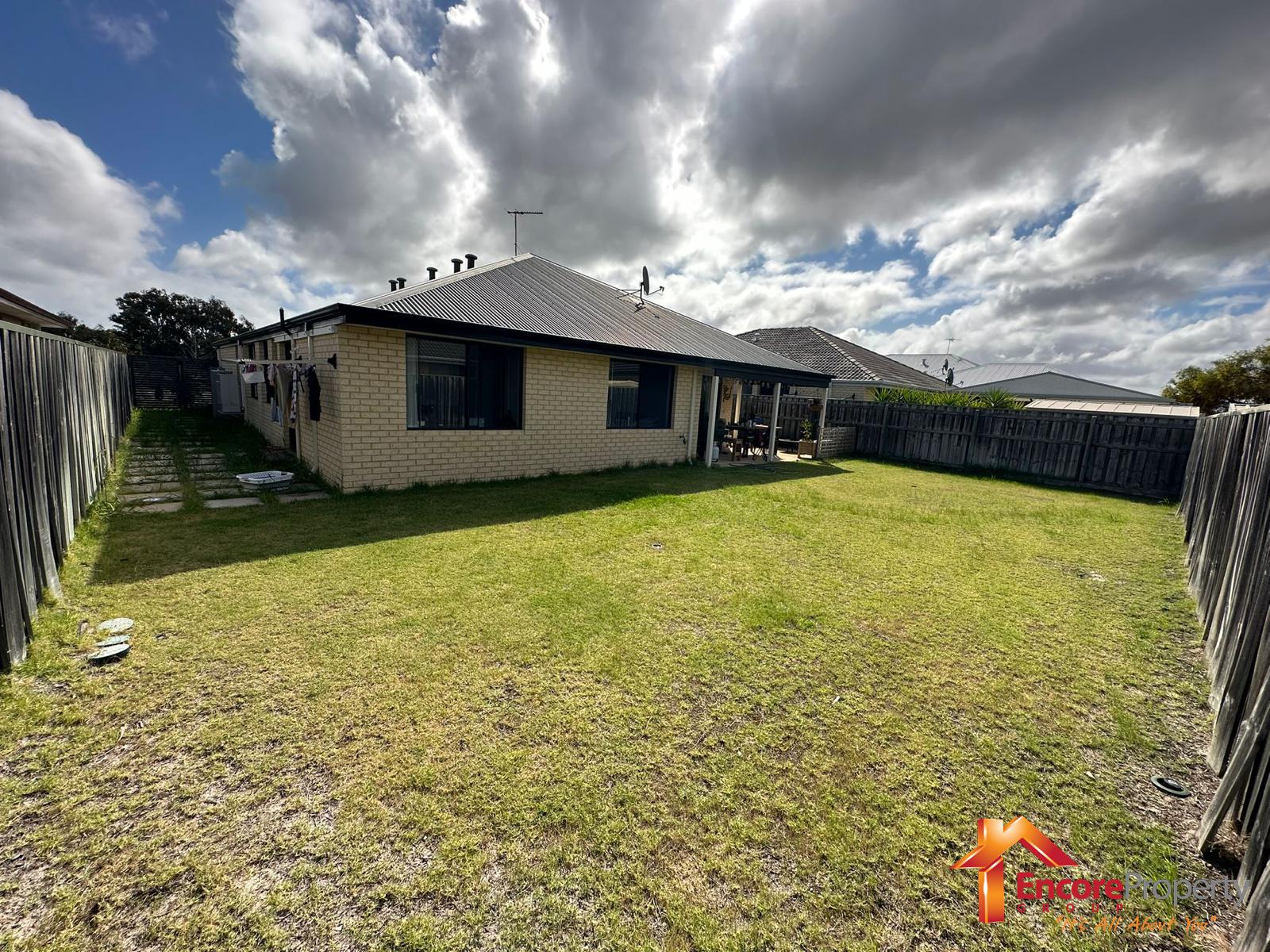 17 Ivory Way, WELLARD, WA 6170 AUS