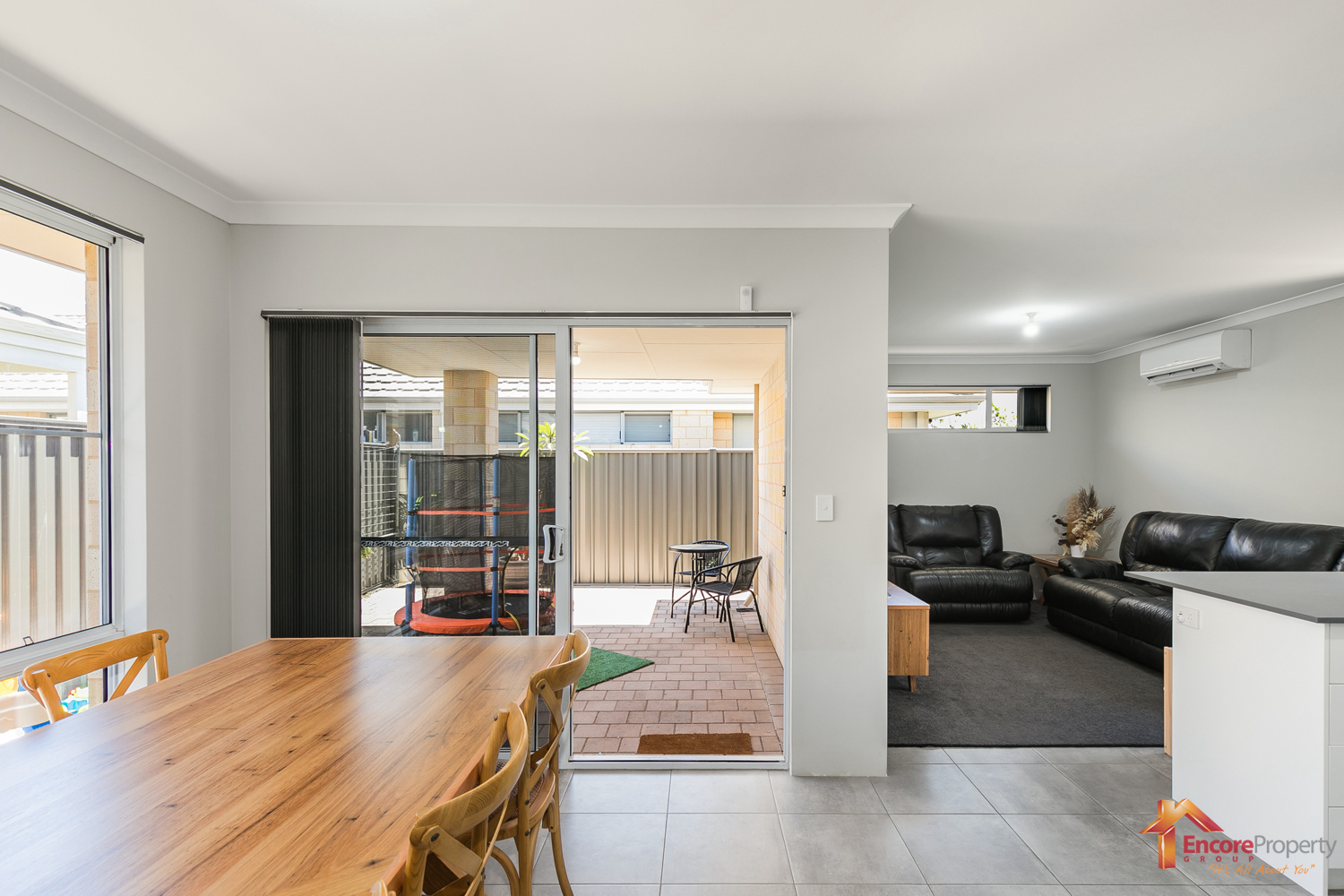 52B Mornington Crescent, WANDI, WA 6167 AUS