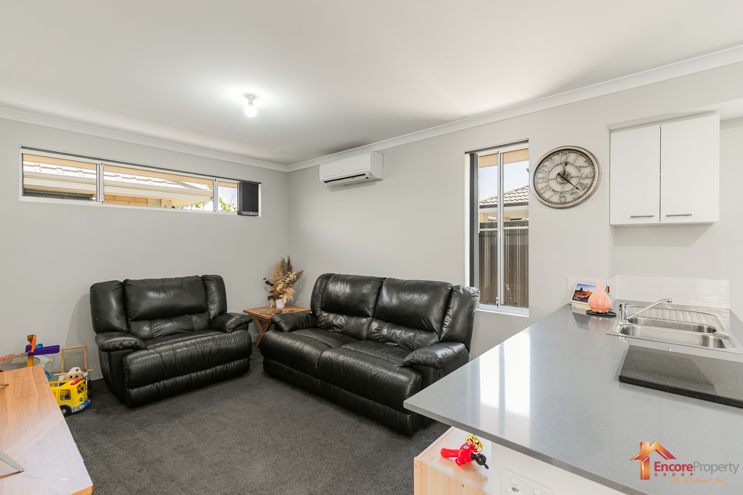 52B Mornington Crescent, WANDI, WA 6167 AUS