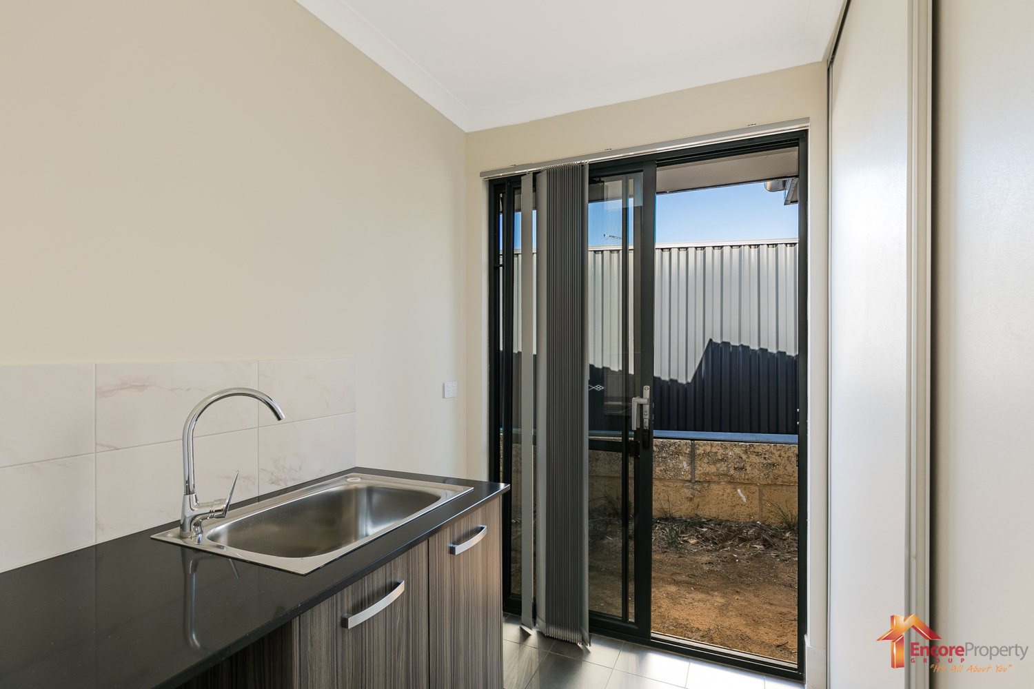 27B Bellingham Parade, WELLARD, WA 6170 AUS