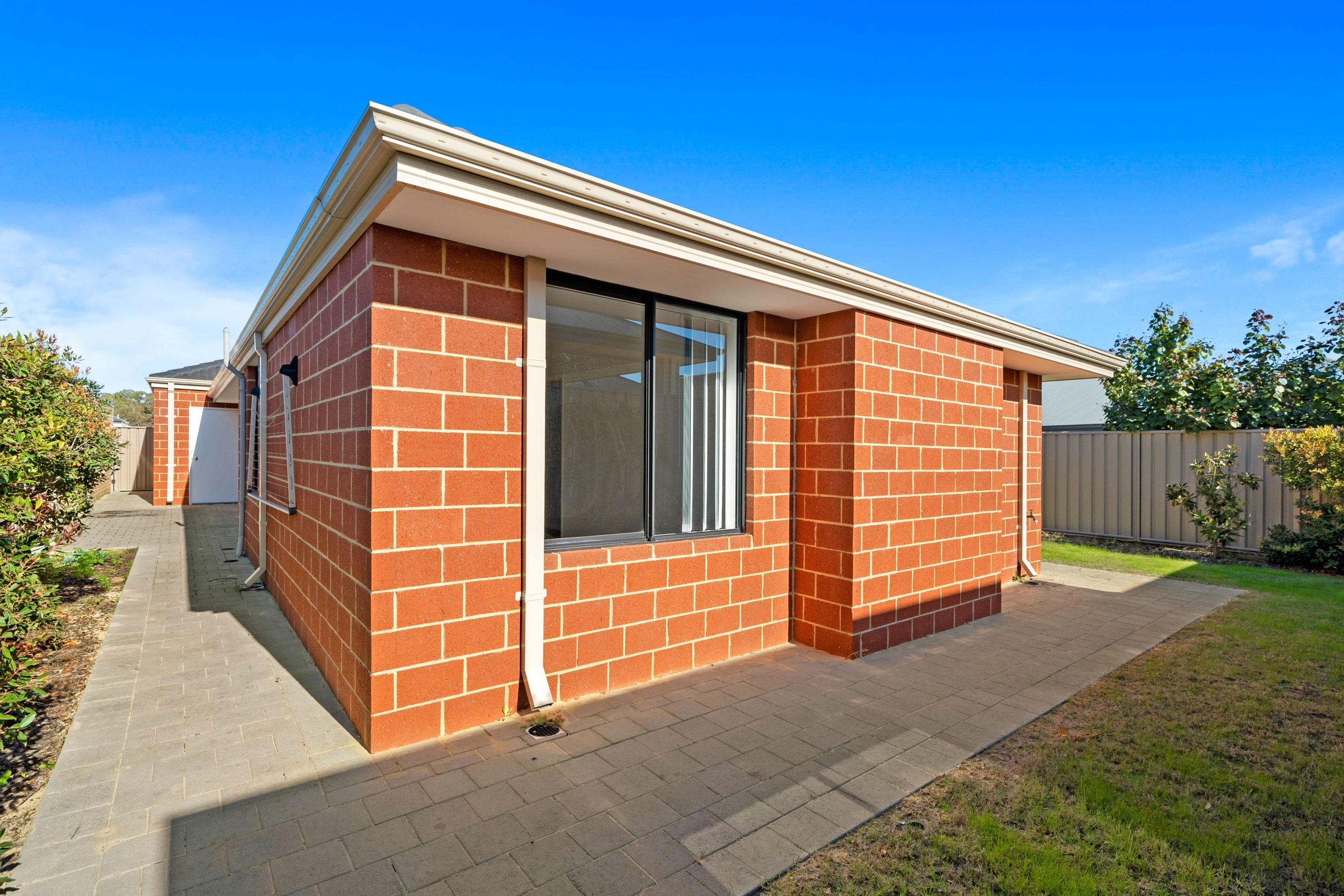 10 Kirkbrae Pass, MEADOW SPRINGS, WA 6210 AUS