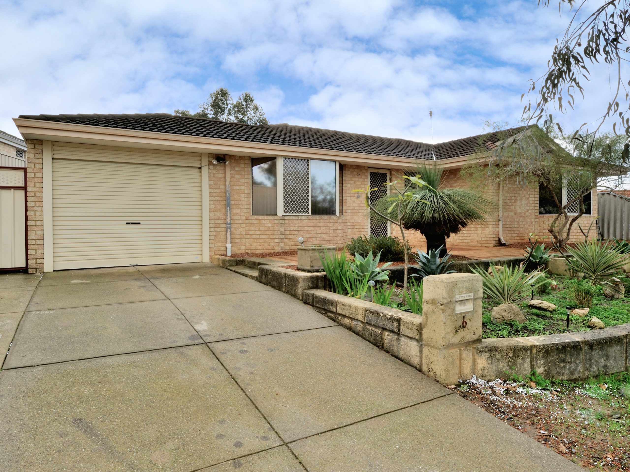 6 Salter Place, PARMELIA, WA 6167 AUS