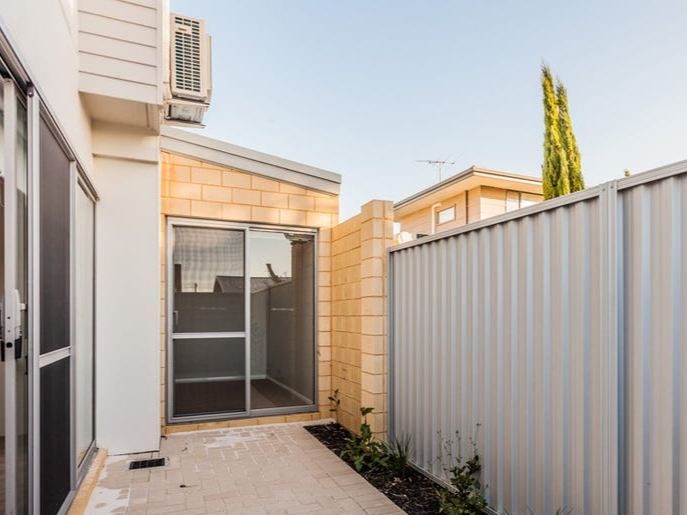 7/198 Kent Street, ROCKINGHAM, WA 6168 AUS