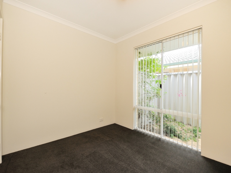 6 Templetonia Promenade, HALLS HEAD, WA 6210 AUS