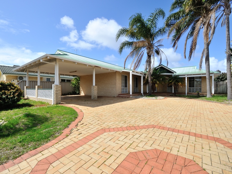 6 Templetonia Promenade, HALLS HEAD, WA 6210 AUS