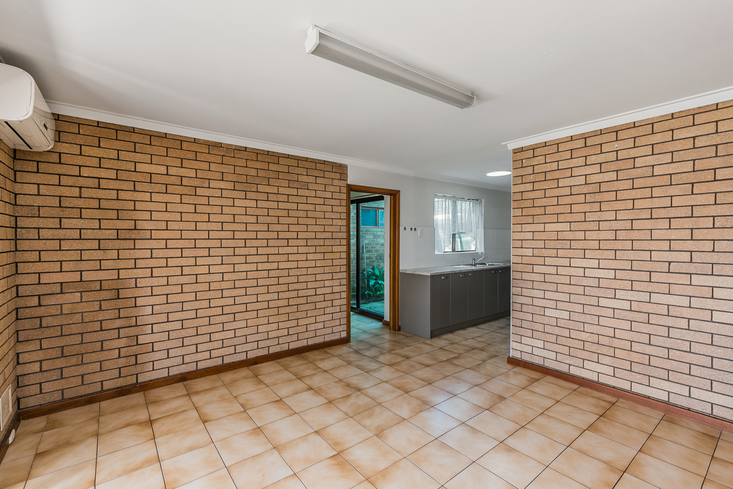 5B Waikiki Road, SAFETY BAY, WA 6169 AUS