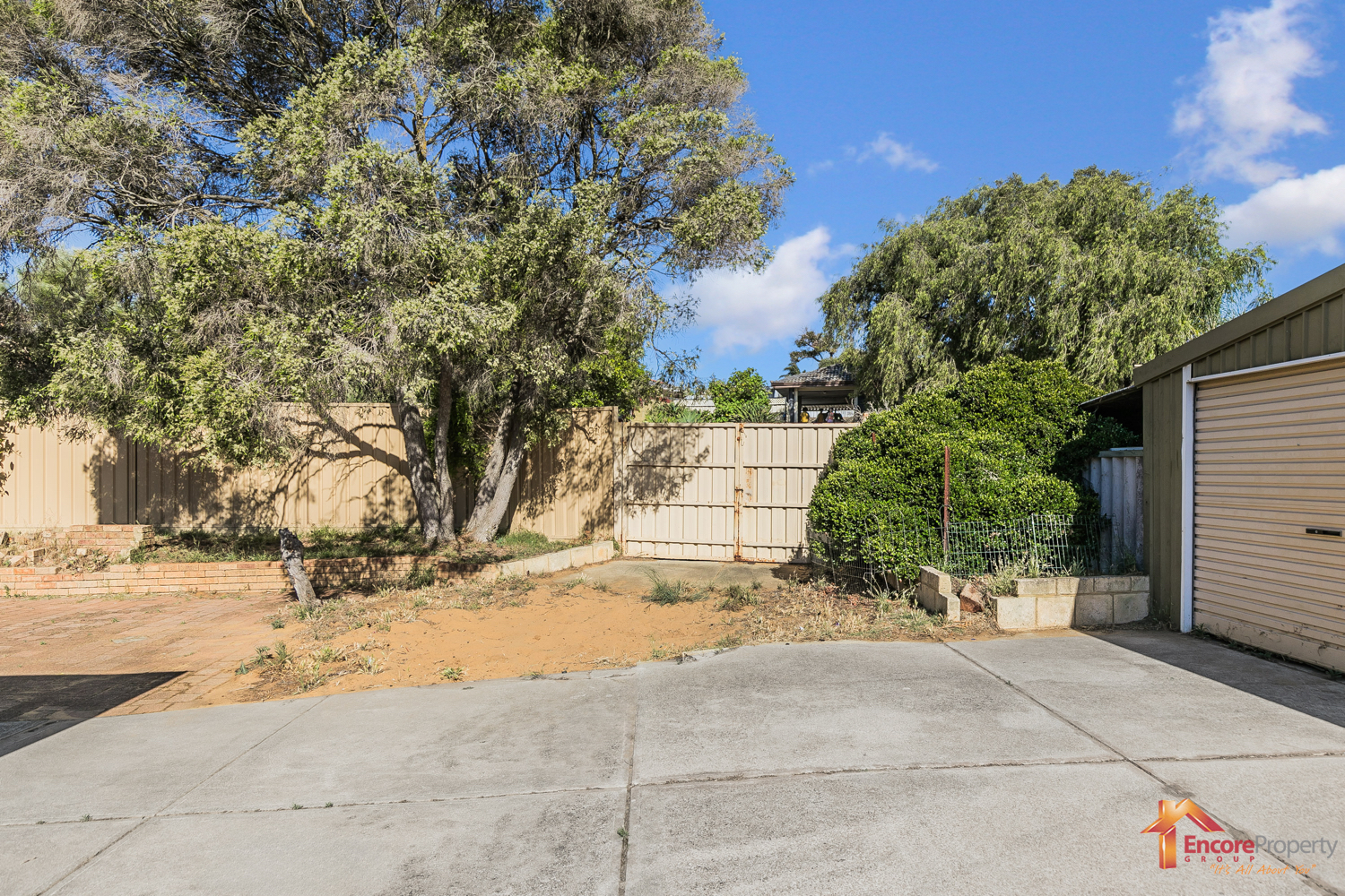 4 Camfield Loop, PARMELIA, WA 6167 AUS