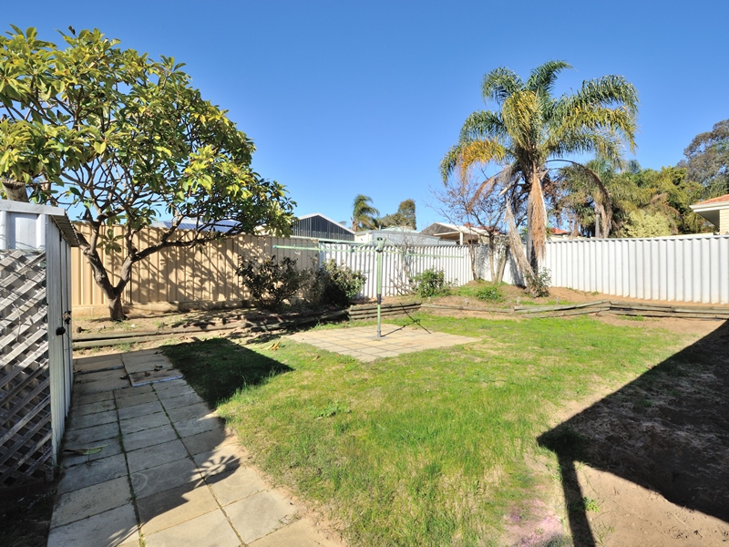 28 Bilya Gardens, LEDA, WA 6170 AUS