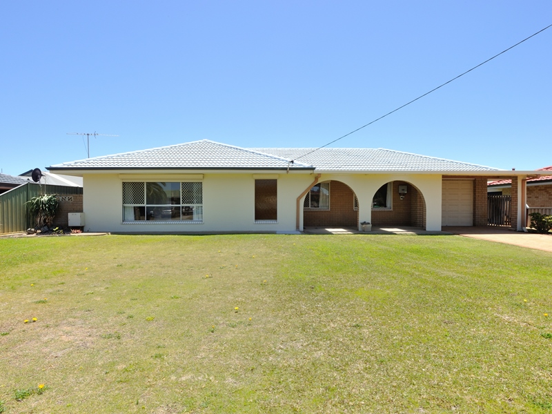 10 Laguna Street, SAFETY BAY, WA 6169 AUS