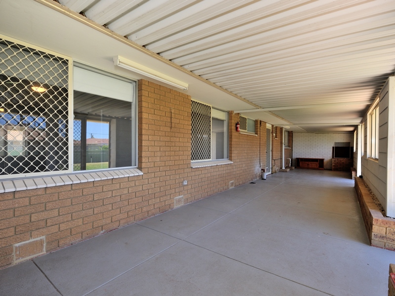 10 Laguna Street, SAFETY BAY, WA 6169 AUS