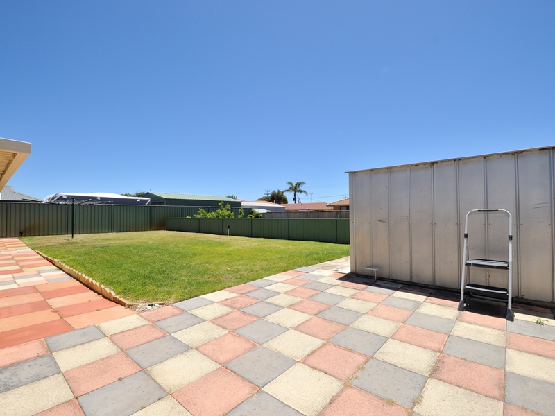 10 Laguna Street, SAFETY BAY, WA 6169 AUS