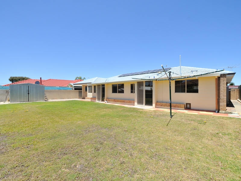 10 Laguna Street, SAFETY BAY, WA 6169 AUS