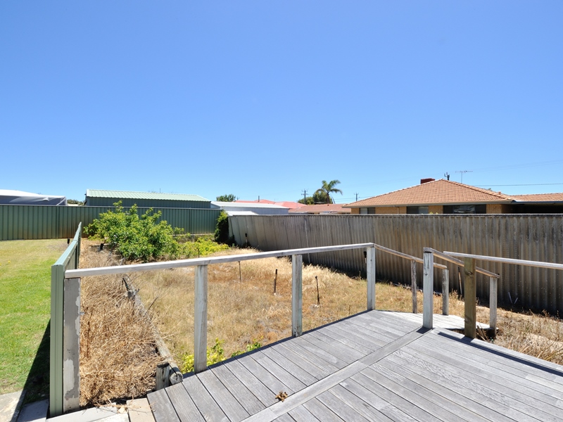 10 Laguna Street, SAFETY BAY, WA 6169 AUS