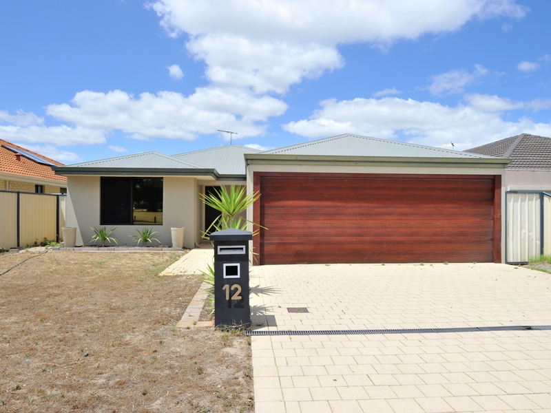 12 Leeuwin Chase, BERTRAM, WA 6167 AUS