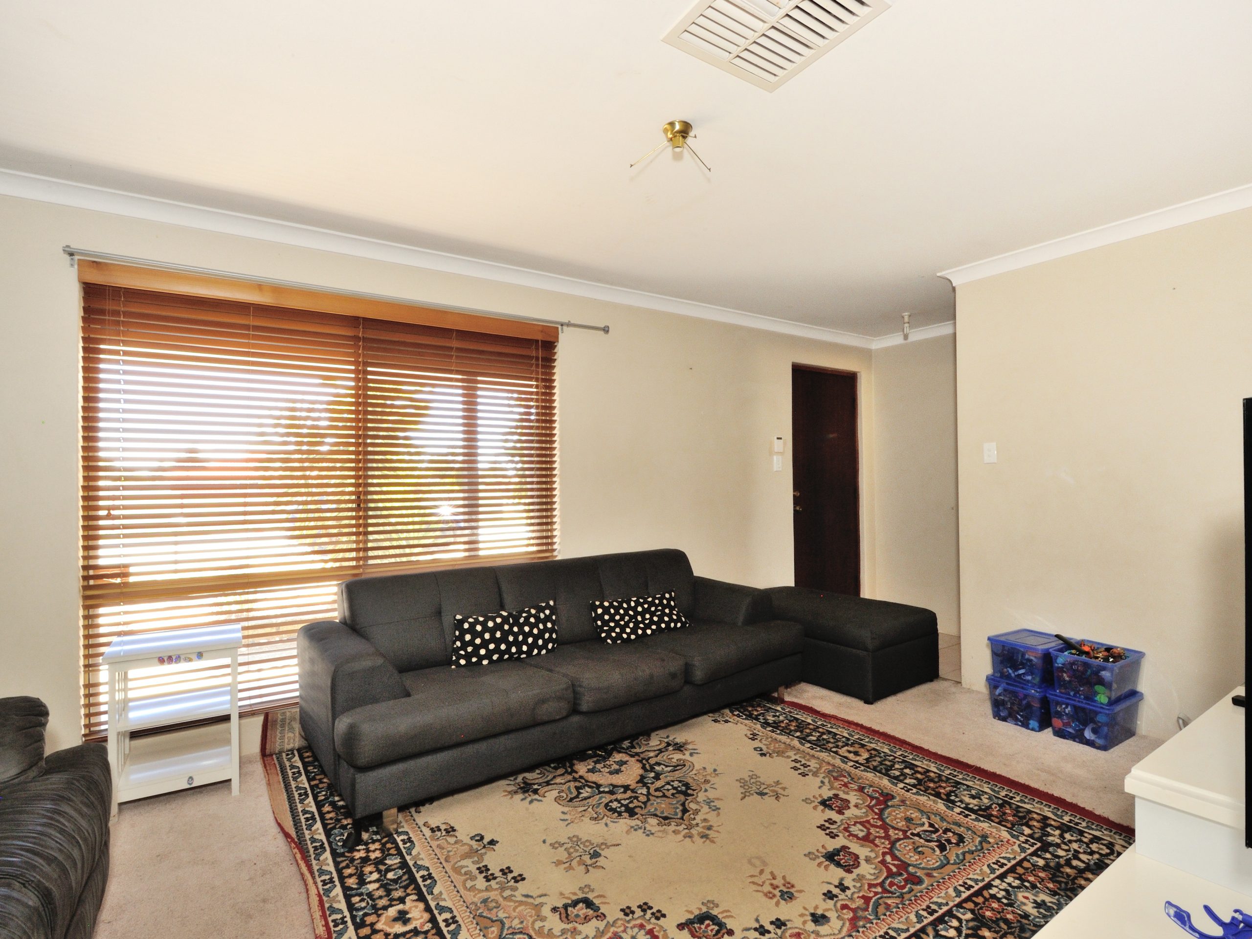 128 Alcock Street, MADDINGTON, WA 6109 AUS