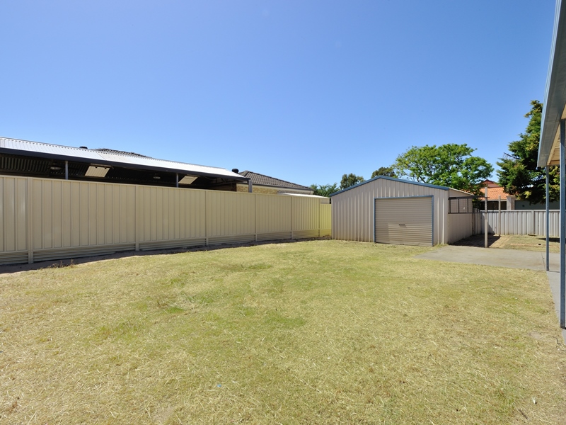 8 Sarah Ann Crescent, WARNBRO, WA 6169 AUS