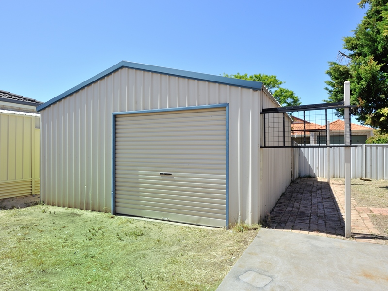 8 Sarah Ann Crescent, WARNBRO, WA 6169 AUS