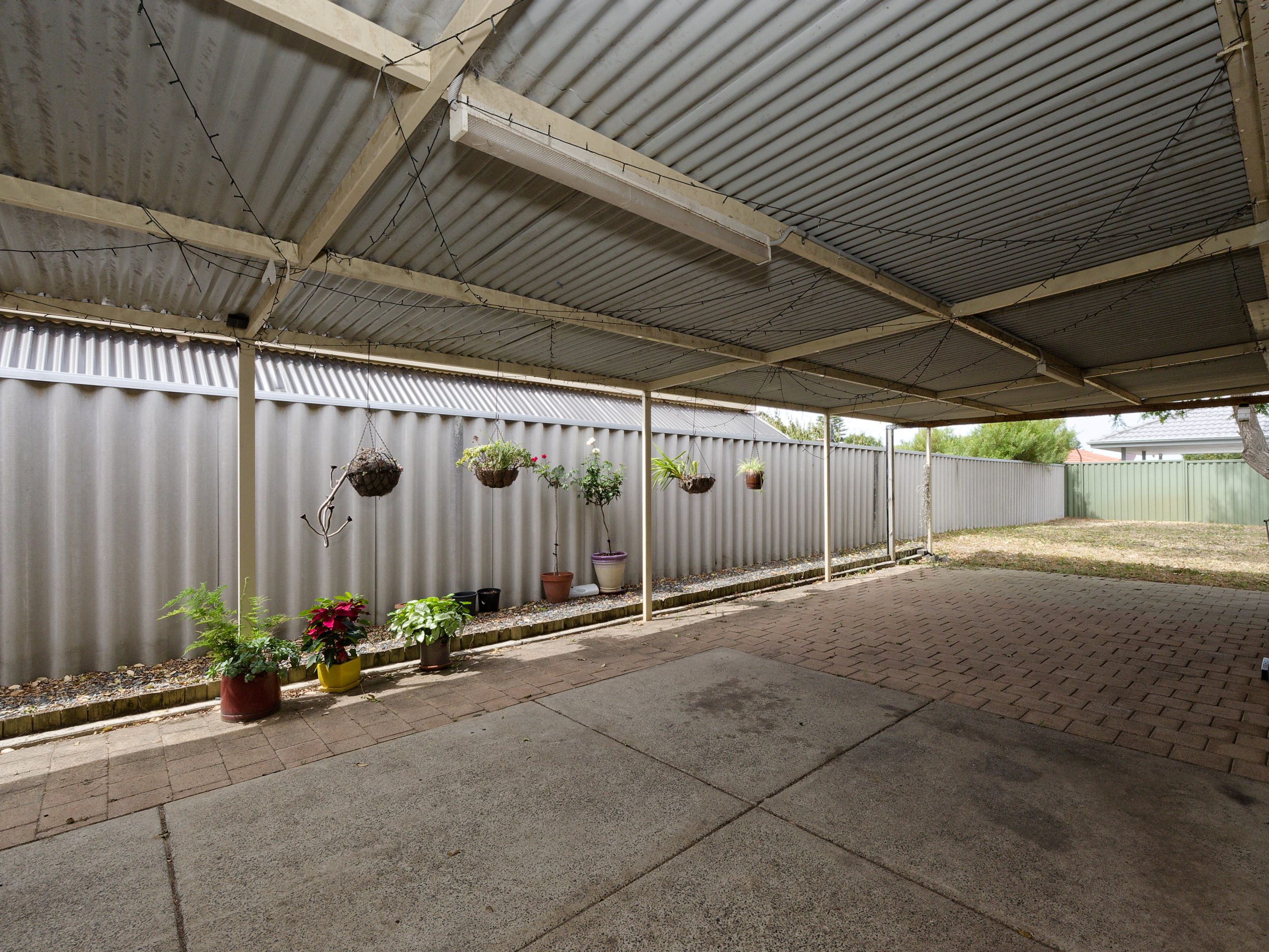 16 Campbell Way, ROCKINGHAM, WA 6168 AUS