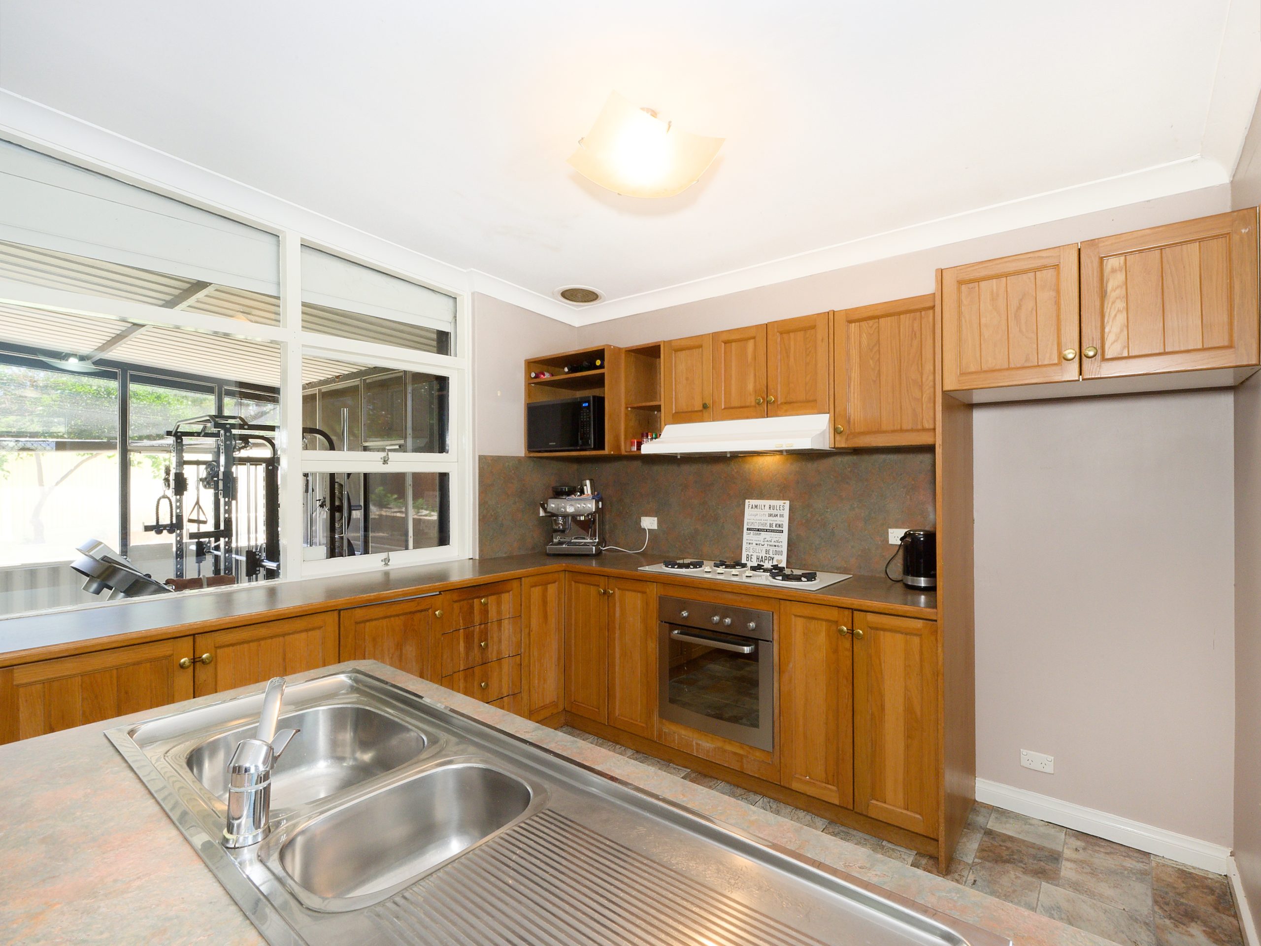 1 Chester Court, ORELIA, WA 6167 AUS